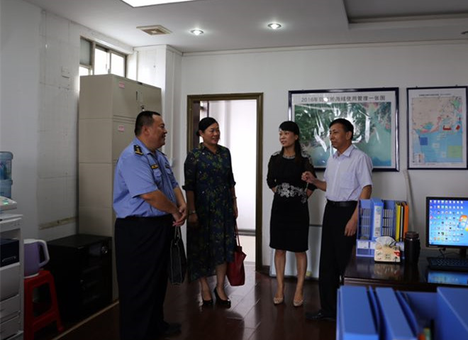 自治区海洋局副局长张光忠带队到防城港市港口区调研