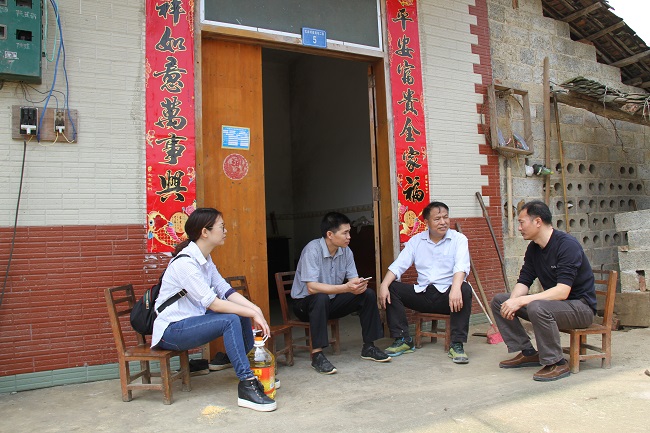 自治区海洋局赴扶贫联系点开展兴修水利、入户调查及慰问贫困户活动