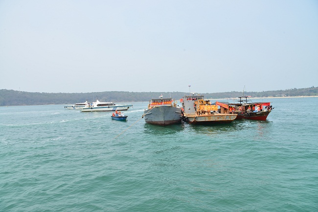 涠洲岛南湾海域拆除非法占海行动