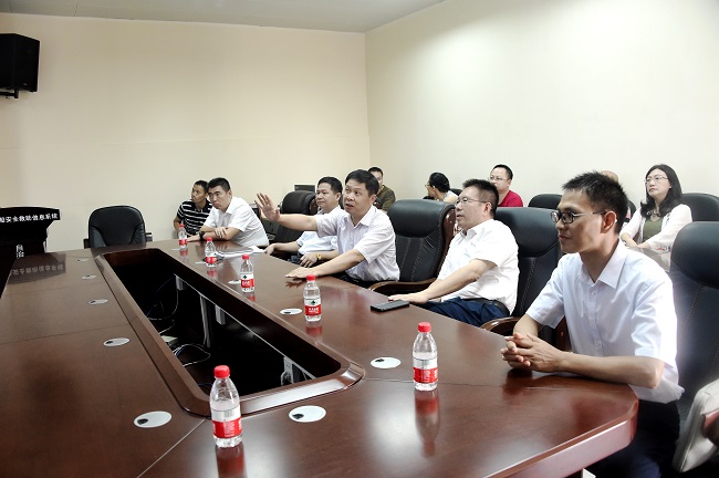 广西海洋和渔业厅与广西财经学院召开“打造向海经济”座谈会