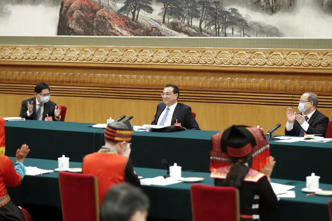 李克强为何称广西团代表提出的两件“具体事”是“大民生”